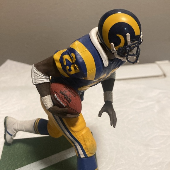 La Rams Eric Dickerson HOF MCFARLANE figure - Picture 3 of 4